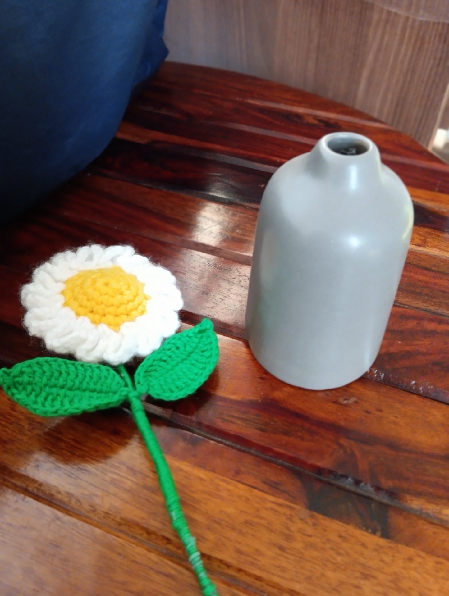 Crochet Daisy flower in Ceramic Pot